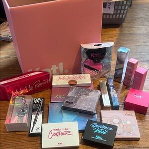 Kati. Blush Palette - Pink